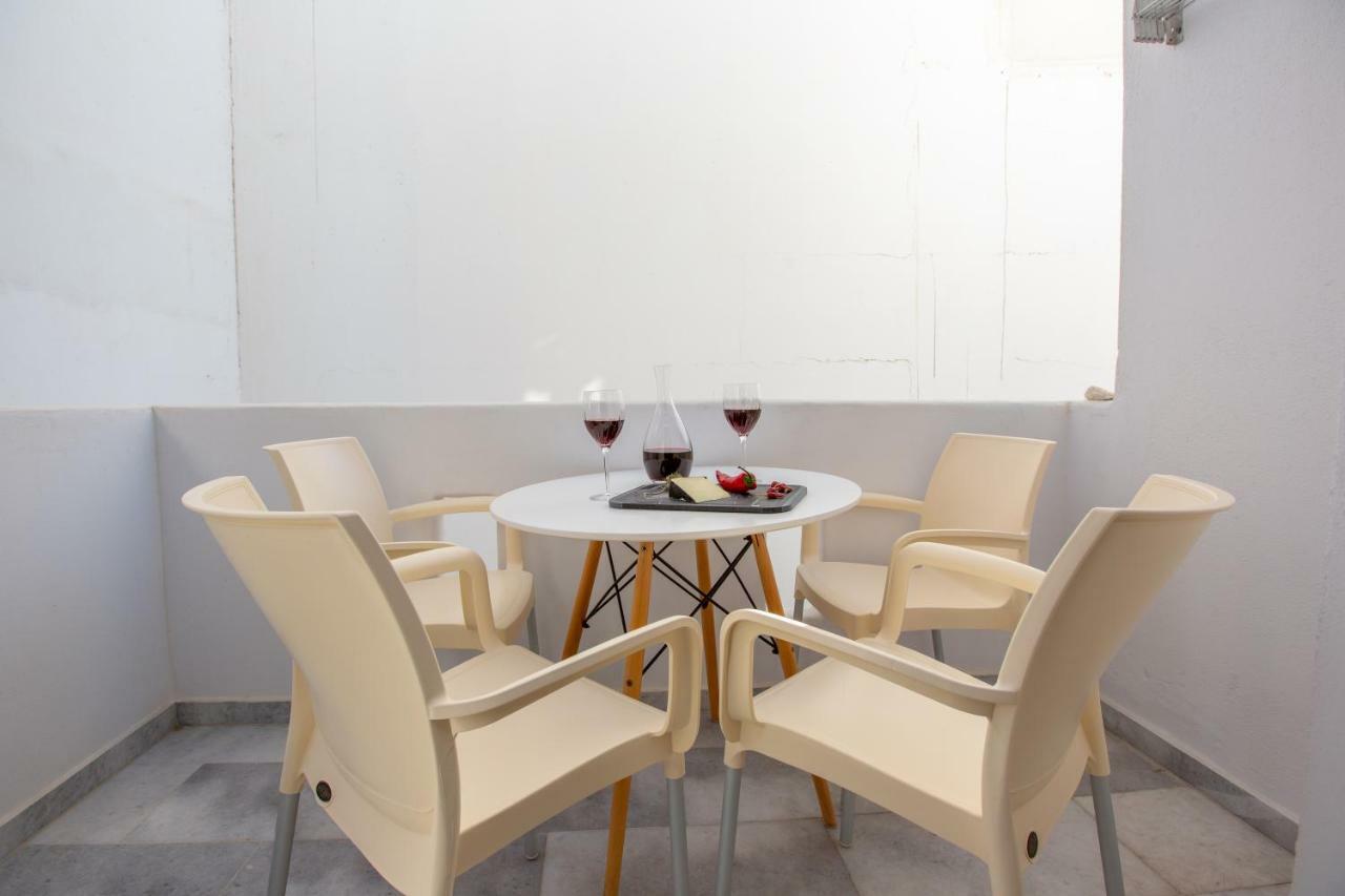 Eudaimonia Apartment